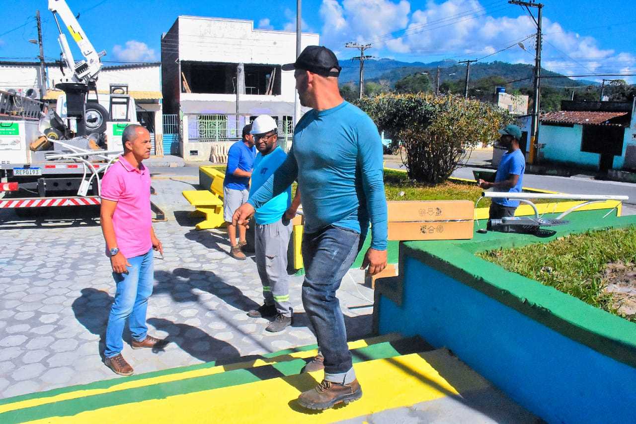 Camacã: Projeto Cidade Limpa é Mais Bonita revitaliza a Praça da Matriz em São João do Panelinha